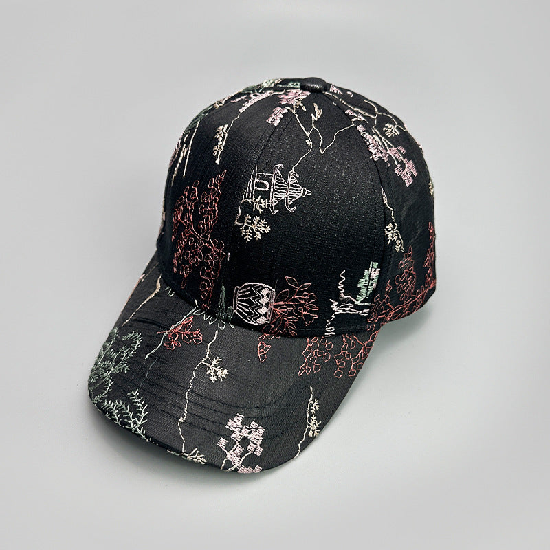 Collection de casquettes fleuries et imprimées