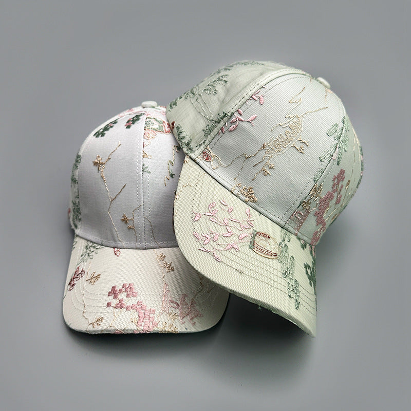 Collection de casquettes fleuries et imprimées